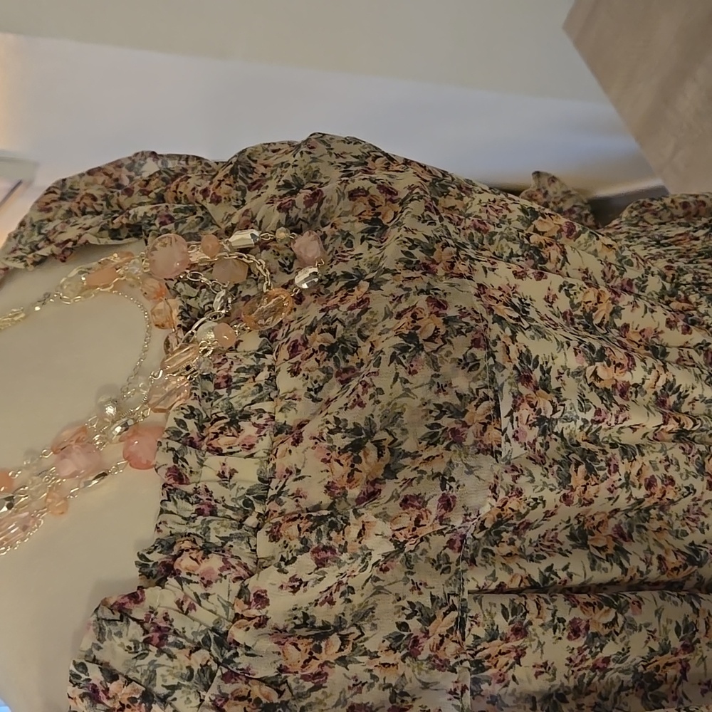 Chic Cream Floral Off-Shoulder Midi Dress NWT - Picture 14 of 15